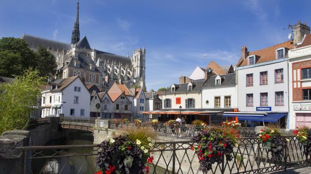 Blick auf die Place du Don und die Kathedrale von Amiens, Nordfrankreich. Copyright: CRTC Hauts-de-France - AS Flament