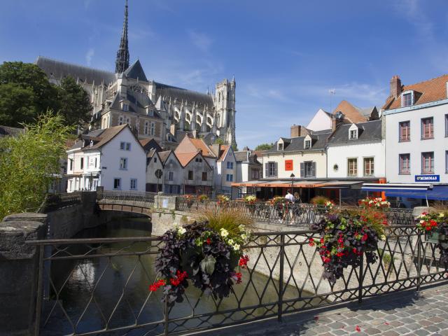 Amiens _ Place du Don et Cathédrale Notre-Dame © CRTC Hauts-de-France - AS Flament