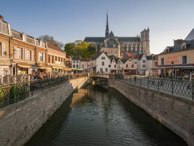 Panoramablick auf die Place du Don im Viertel Saint-Leu in Amiens, Nordfrankreich. Copyright: CRTC Hauts-de-France - Stéphane Bouilland