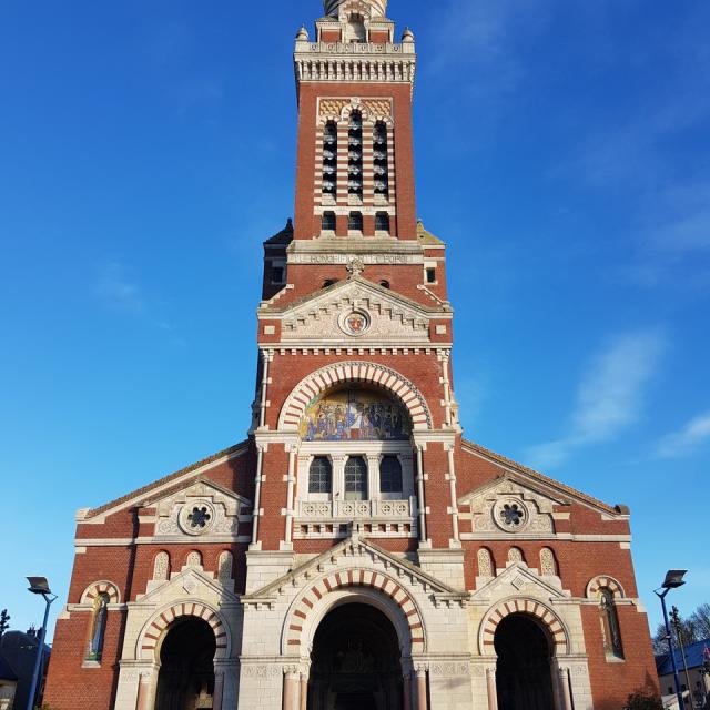 Albert_La basilique Notre-Dame de Brebières vue du parvis © Office du Tourisme Pays Du Coquelicot - Eloise Michel