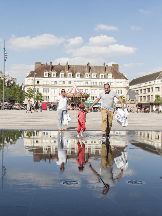 Beauvais Place Jeanne Hachette©b Teissedre Visitbeauvais (01)