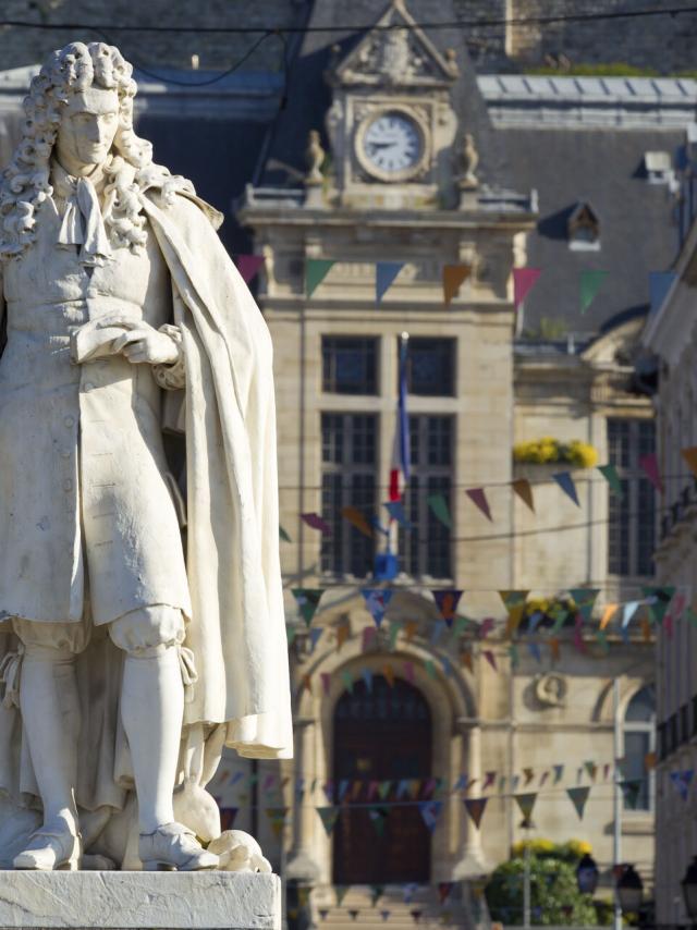 Château-Thierry _ Maison Jean de la Fontaine _ Statue Jean de la Fontaine © CRTC Hauts-de-France - AS Flament