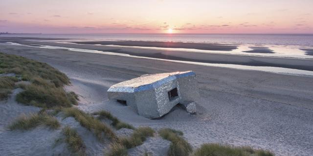 Der komplett verspiegelte Bunker in Leffrinckoucke, Copyright CRTC Hauts-de-France Nicolas Bryant