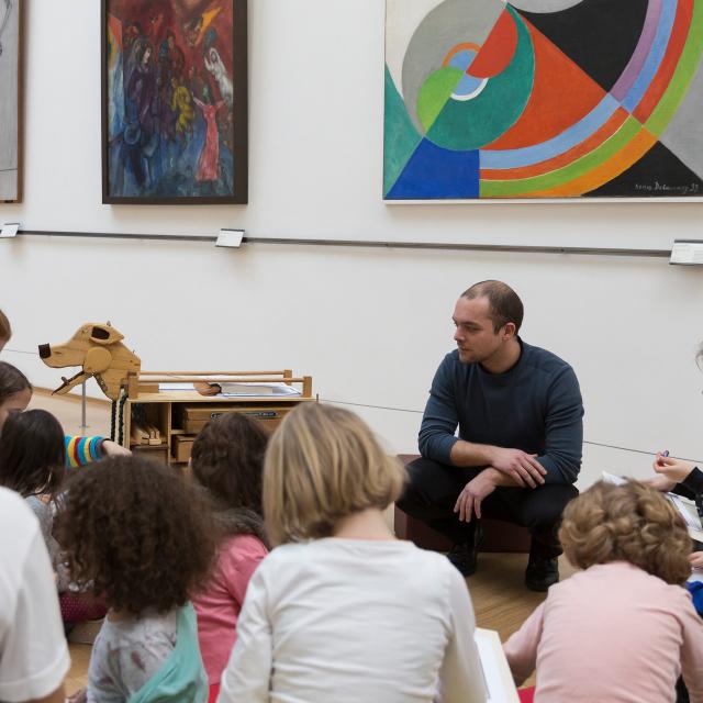 Kinder beim Workshop im Kunstpalast von Lille, Nordfrankreich. Copyright: Palais des Beaux-Arts de Lille – Jean-Marie Dautel