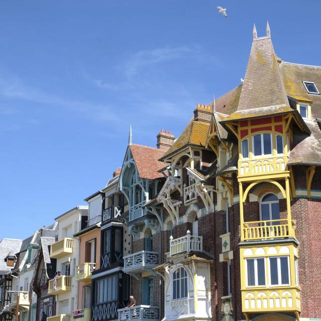 Mers-les-Bains Façades Belle Epoque en front de mer © CRTC Hauts-de-France - Jean-Luc Verbrugghe