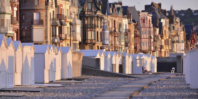 Mers-les-Bains façades Belle Epoque et cabines de plage © CRTC Hauts-de-France - Nicolas Bryant