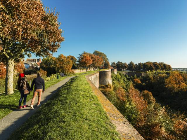 Montreuil-Sur-Mer, Vue sur les remparts,©CRTC Hauts-de-France - Benoit Bremer