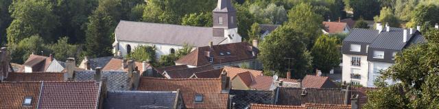 Ein Blick von oben auf Montreuil-sur-Mer und die Kirche, Copyright CRTC Hauts-de-France - Benoît Bremer