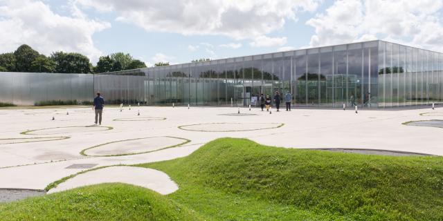 Lens _ Musée du Louvre Lens © Sanaa architectes - Catherine Mosbach paysagiste - Frédéric Iovino