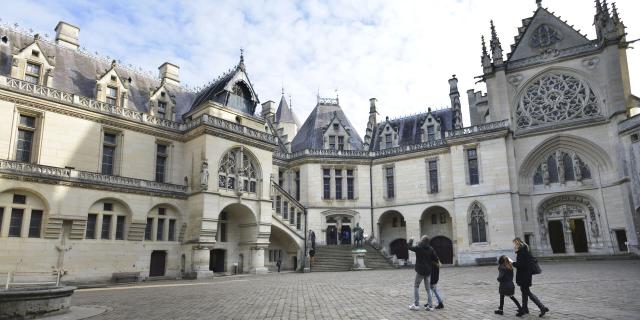 Der Innenhof von Schloss Pierrefonds in Pierrefonds, Nordfrankreich. Copyright: CRTC Hauts-de-France - Nicolas Bryant