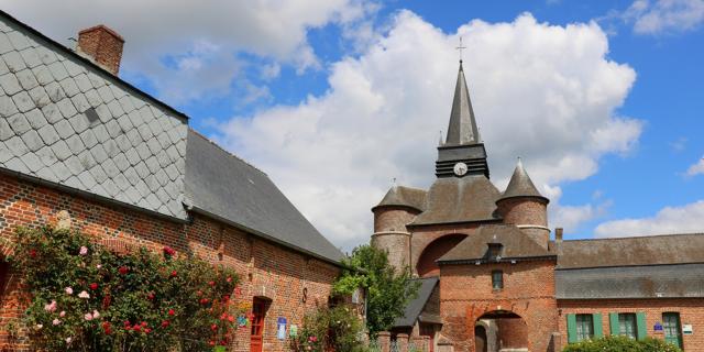 Die Kirche Saint-Médard in Parfondeval, Copyright Office de Tourisme du Pays de Thiérache