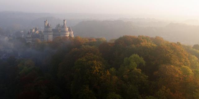 Nordfrankreich, Pierrefonds, Schloss Pierrefonds im Nebel. Copyright: CRTC Hauts-de-France - Stéphane Tatinclaux