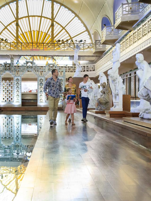 Roubaix _ Musée d'Art et d'Industrie André Diligent _ La Piscine _ Vue sur le Bassin et la Galerie des statues © CRTC Hauts-de-France - AS Flament