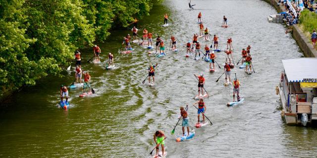 Stand-Up-Paddle Event auf der Deûle in Lille, Nordfrankreich. Copyright: le Grand Huit Jb Degandt