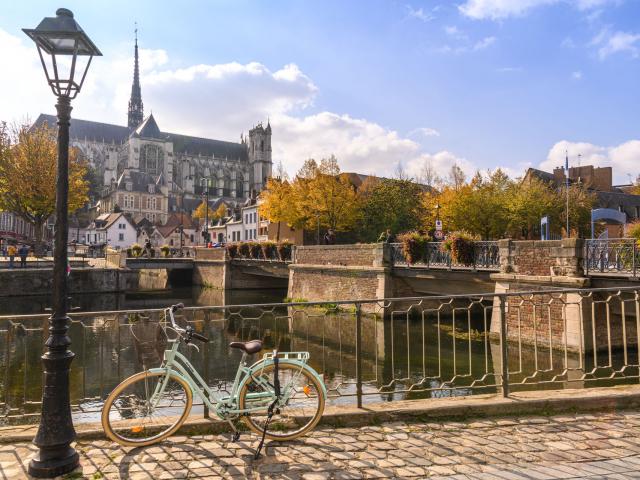 Amiens _ Cathédrale Notre-Dame _ Vue sur la Cathédrale depuis le quartier Saint-Leu © CRTC Hauts-de-France - Stéphane Bouilland