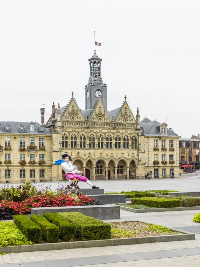 Nordfrankreich_Saint-Quentin_Place de l'Hôtel de Ville©CRTC Hauts-de-France - Sylvain CAMBON