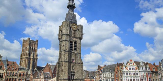 Béthune_la Grand'Place et le beffroi©CRTC Hauts-de-France – Anne-Sophie FLAMENT