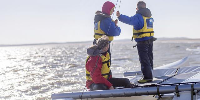 Fort-Mahon_Famille_en_catamaran@CRTC-Hauts-de-France_Nicolas Bryant