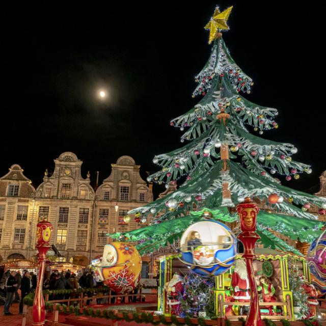 Arras- Marché de Noël - manège ©CRTC Hauts-de-France – Stéphane BOUILLAND