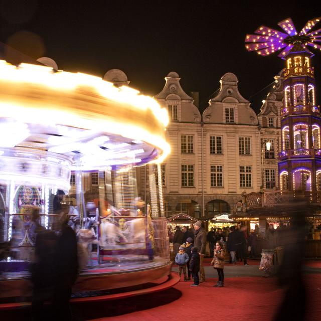 Arras- Marché de Noël - manège ©CRTC Hauts-de-France – Benoit Guilleux