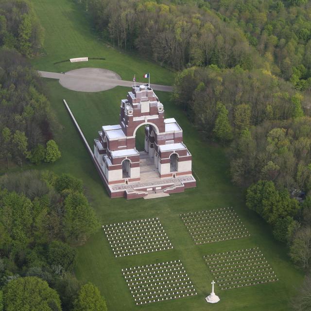 Northern France _ Thiepval _ Franco-British Memorial _ aerial view © CRT Hauts-de-France _ Ludovic Leleu