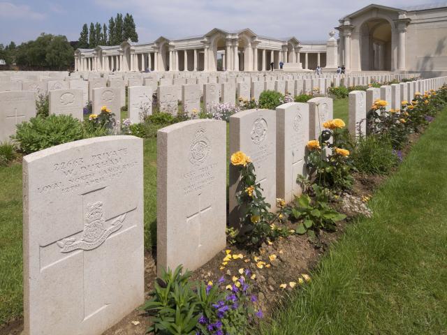 Arras-Mémorial 1914-1918-Le cimetière militaire britannique ©CRTC Hauts-de-France-Frédérik Astier 02