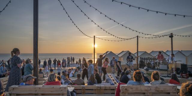 Cayeux Sur Mer Bar De Plage ©Crt Hauts De France Nicolas Bryant