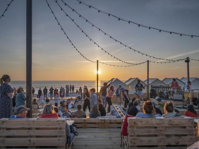 Cayeux Sur Mer Bar De Plage ©Crt Hauts De France Nicolas Bryant