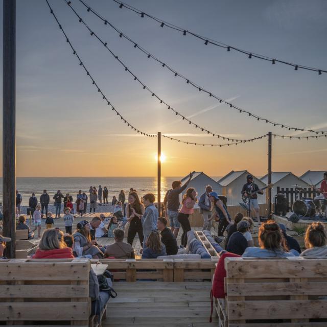 Northern France _ Cayeux-sur-Mer _ Beach Bar © CRT Hauts-de-France _ Nicolas Bryant