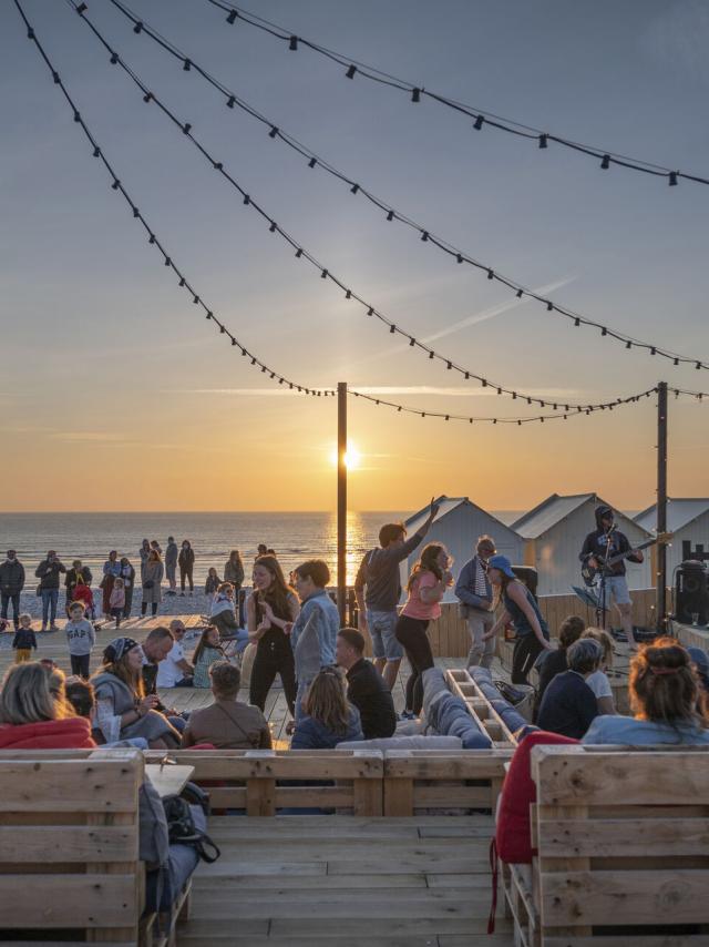 Cayeux Sur Mer Bar De Plage ©Crt Hauts De France Nicolas Bryant