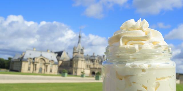 Nordfrankreich_Chantilly_Chateau de Chantilly_Pot de crème fouettée