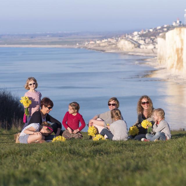 Bois de Cise_ En famille sur les falaises© Crt Hauts de France _ Nicolas Bryant