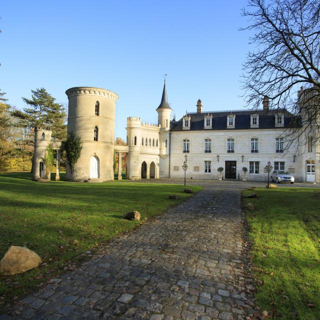 chateau de breuil, bruyeres et montberault