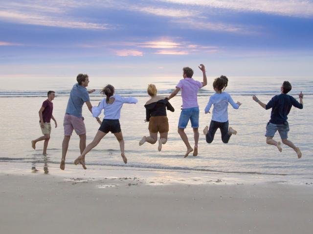 Le Touquet _ sur la plage entre amis ©CRT HdF - AS Flament