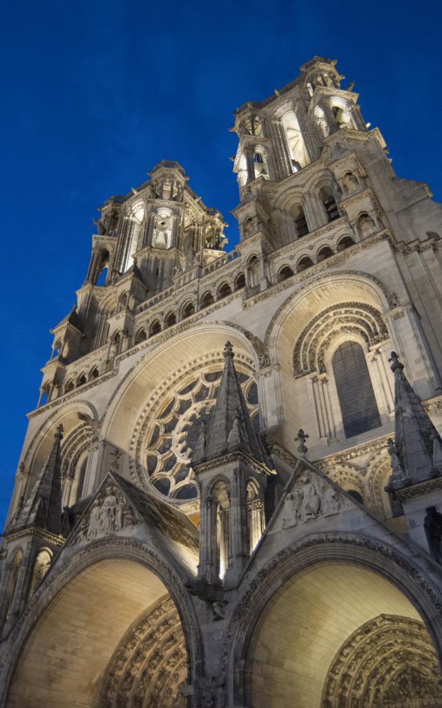 Laon, la Cathédrale de nuit