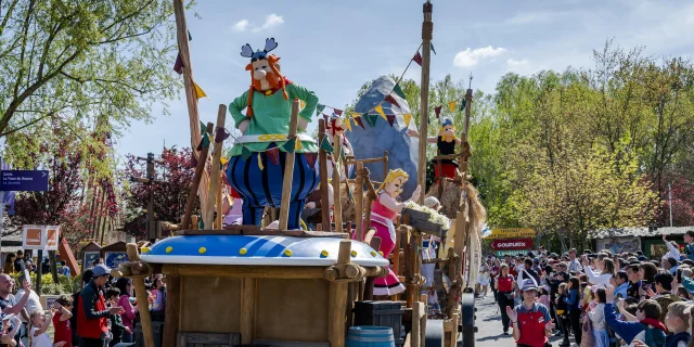 Parc Astérix Defilé Gaulois © S Cambon - Parc Astérix