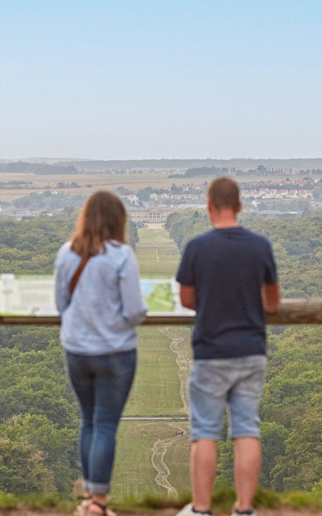 Compiègne Vue sur le château depuis l'allée des Beaux-Monts © Résonances film - Guillaume Chacun