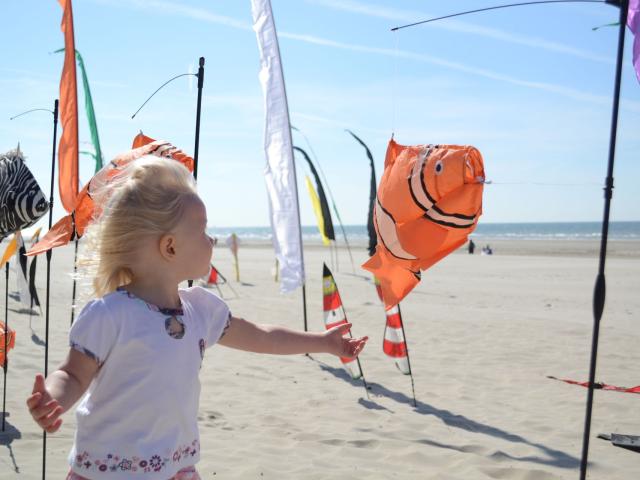 Bray-Dunes_Enfant sur la plage © Ville de Bray-Dunes