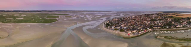 Baie de Somme_ Le Crotoy - Vue aérienne. © CRTC Hauts-de-France - Stéphane BOUILLAND