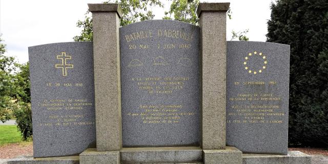 Le Monument Europeen Face Avant