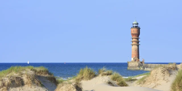 Dunkerque, phare Saint Pol digue du Break