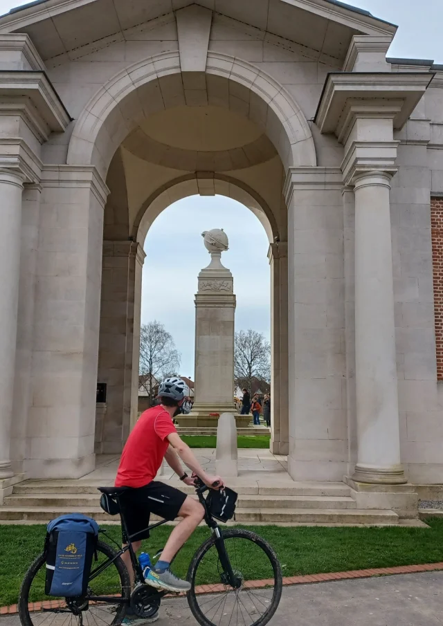 Cimetière militaire du Faubourg d'Amiens